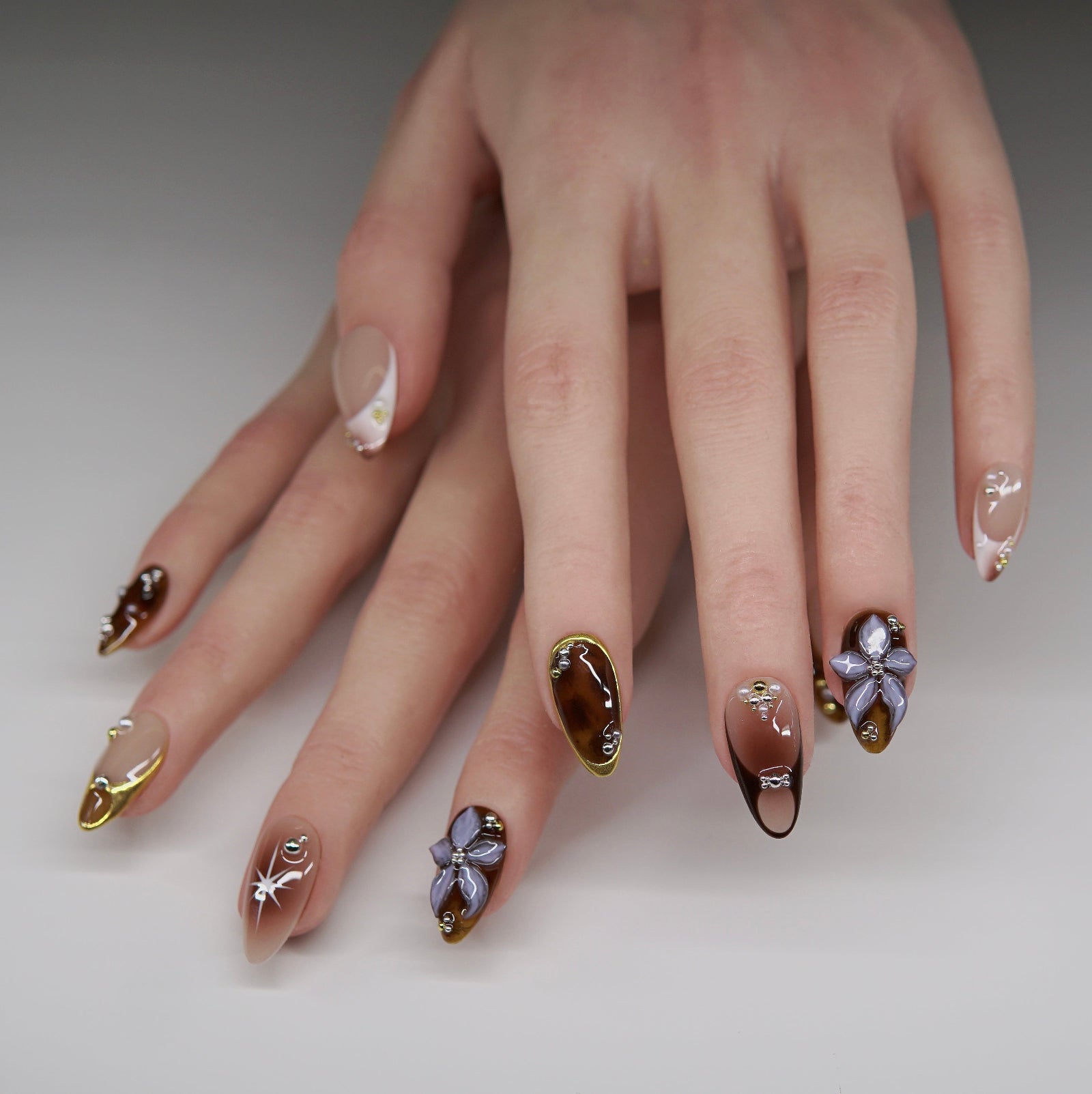 Amber Elegance - Press & Pretty