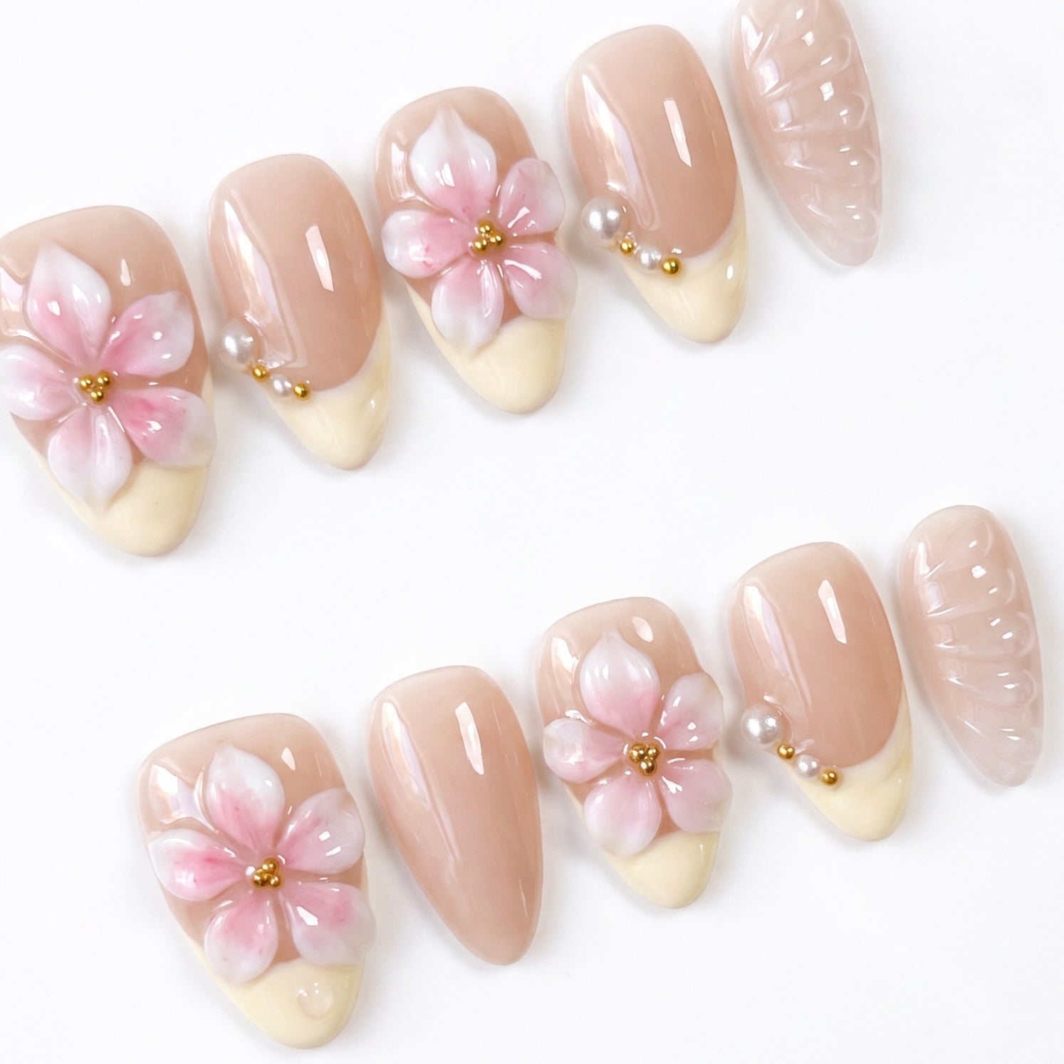 Reusable handmade nude floral press-on nails by Nailsium