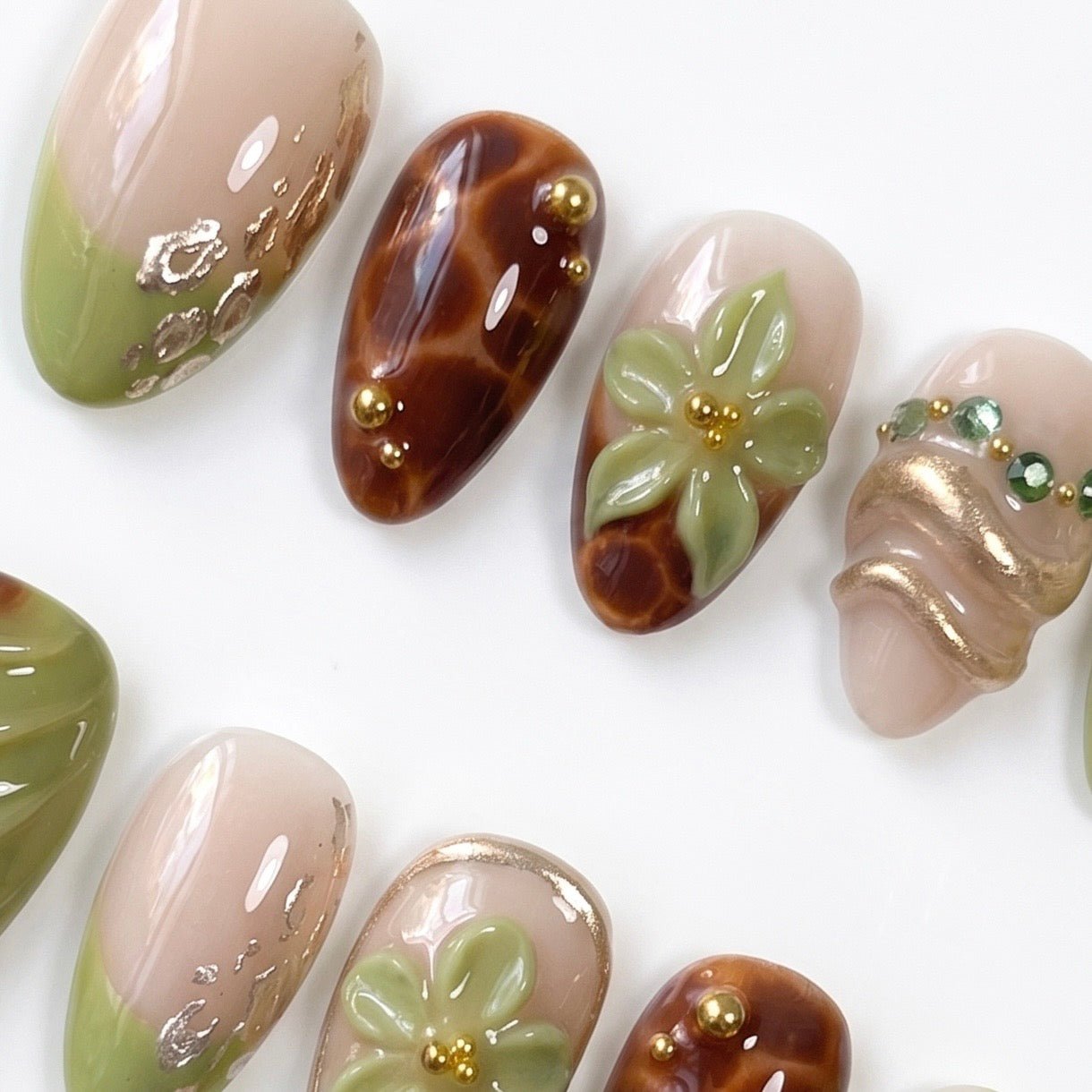 Olive green floral and tortoiseshell press-on nails by Nailsium